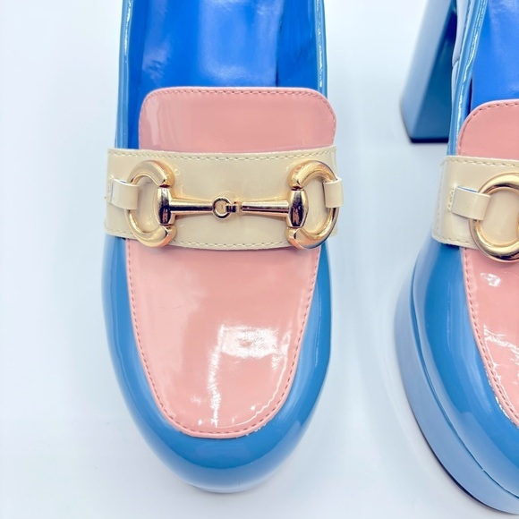 Platform Heels Powder Blue and Pink Pump Gold Chain
Size 7 1/2 - Picture 4 of 10